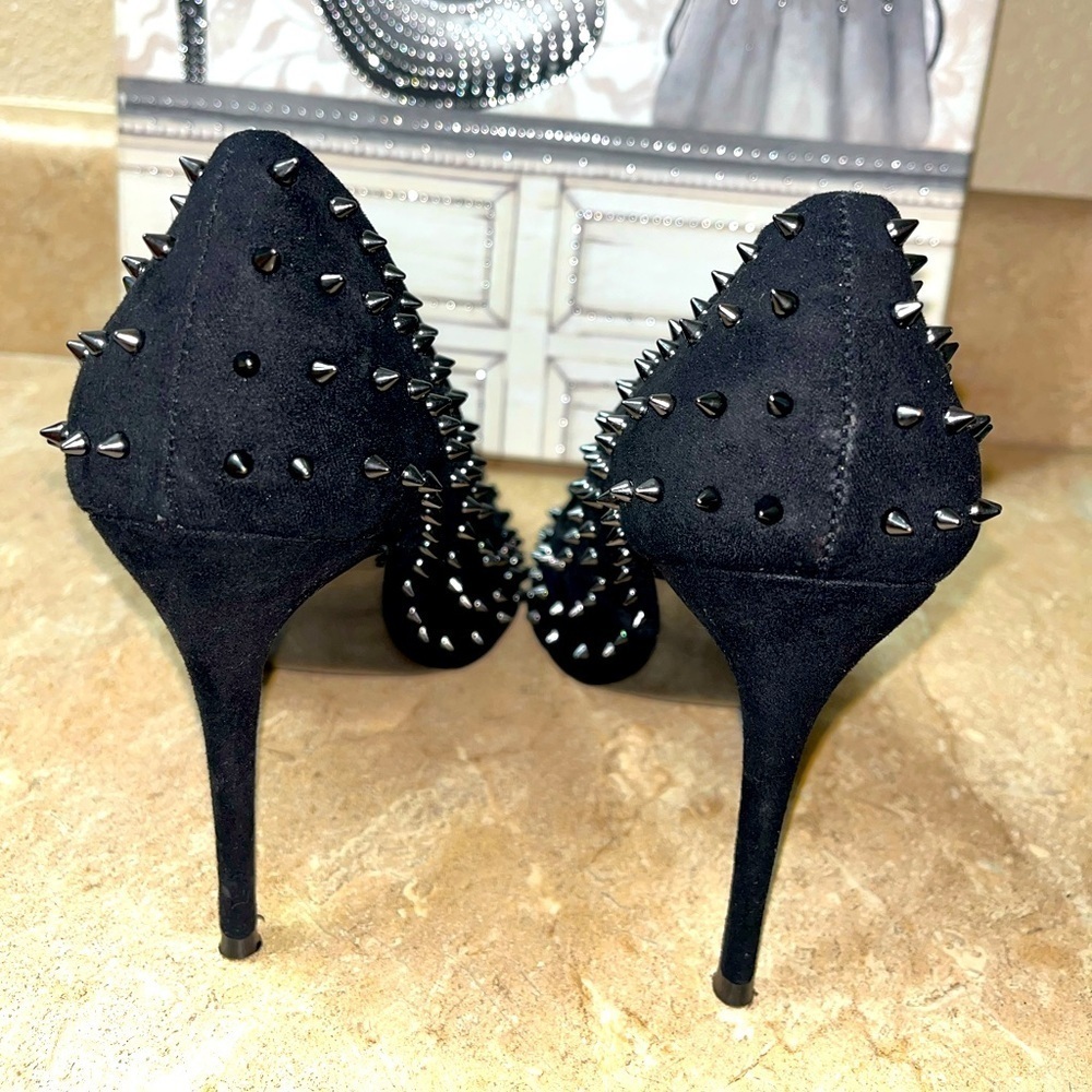 Steve Madden Women’s Daisie Studded Spiked Suede Pointed Toe Size 7.5M, Black - Picture 5 of 13